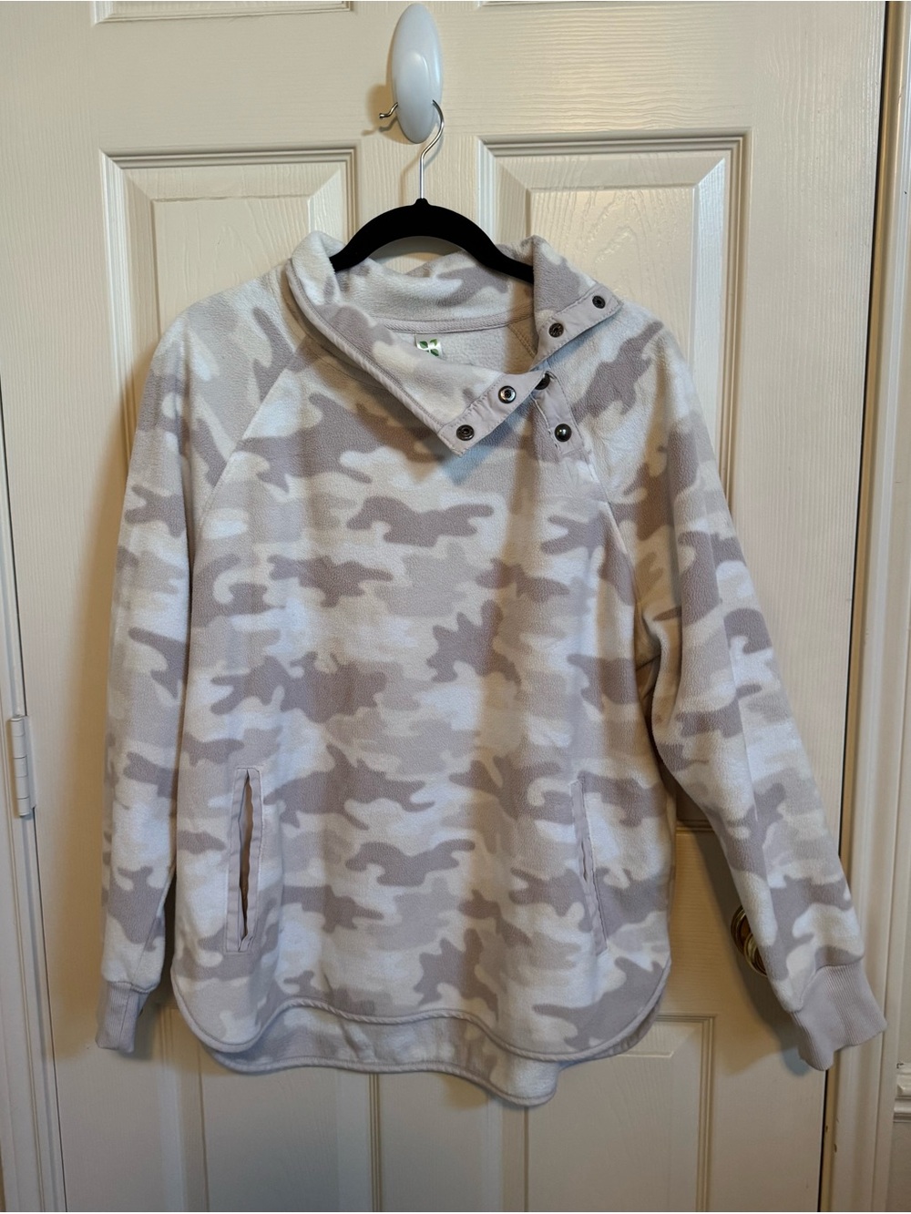 GreenTea Cream & Taupe Camo Snap-Front Pullover Size XL